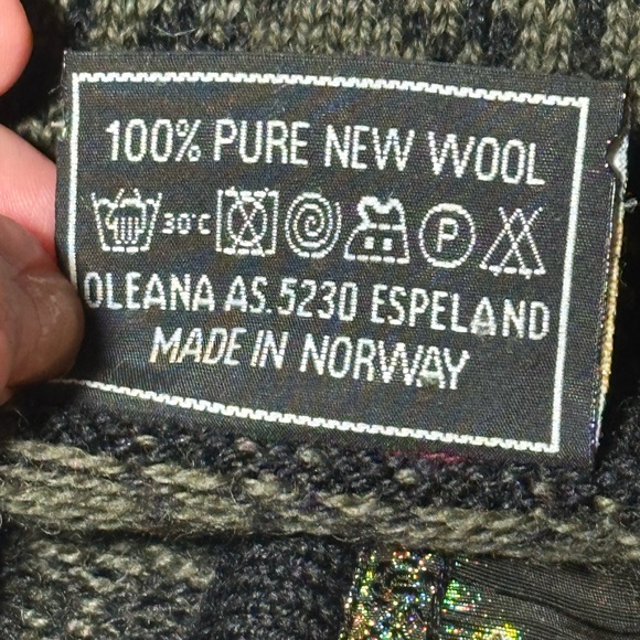 Oleana Norwegian Wool Cardigan Sweater Sz Small from “The Norwegian Story” line - Picture 7 of 11